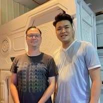 Happy guest enjoying their stay at Pelangi Capsule Hostel Johor Bahru - photo 3