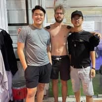 Happy guest enjoying their stay at Pelangi Capsule Hostel Johor Bahru - photo 4